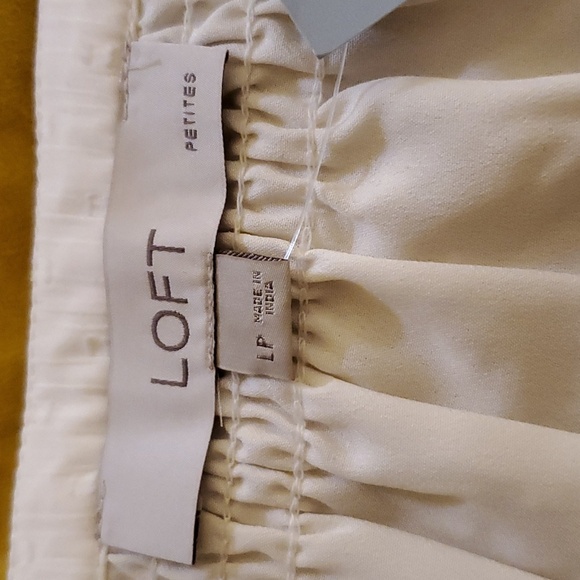 Loft LP Cream Blouse NWT - Picture 2 of 8